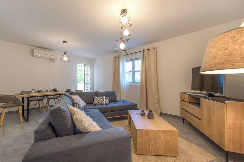 Apartment, Balcony