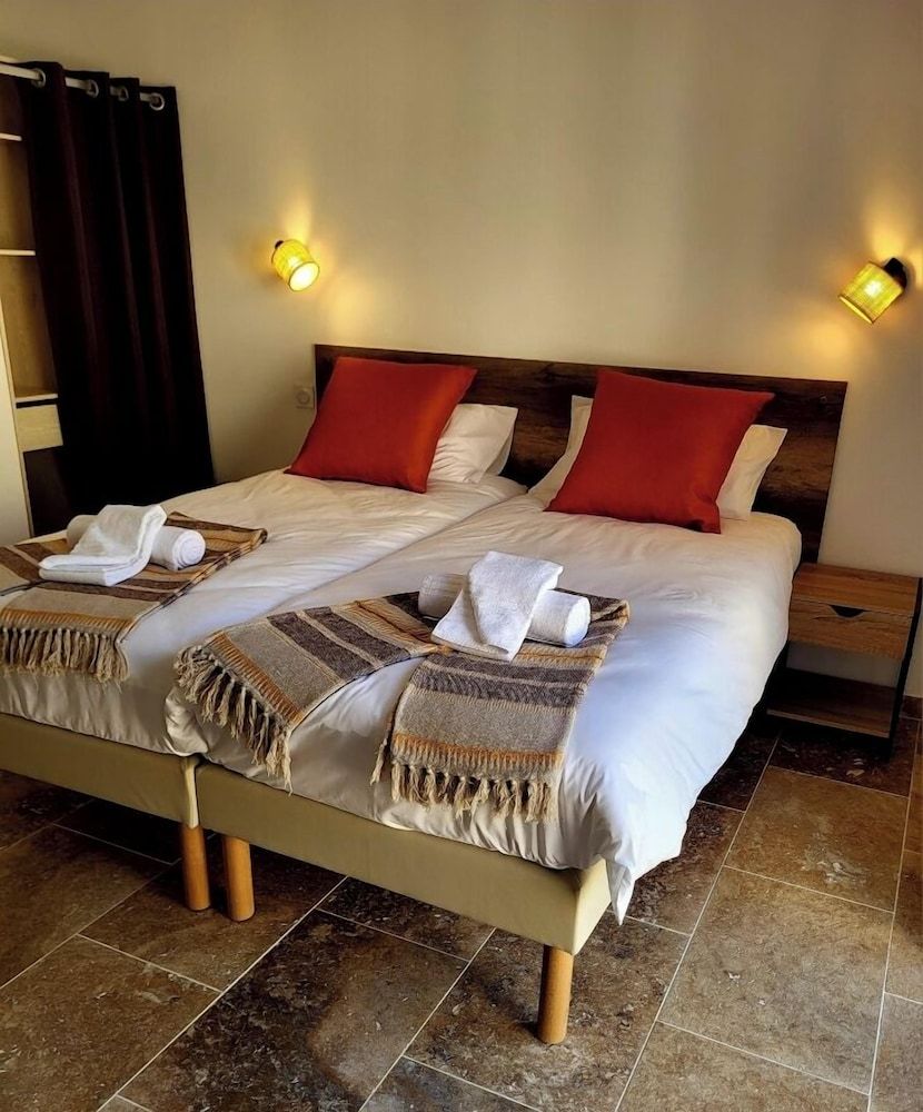 Deluxe Double or Twin Room, Pool View