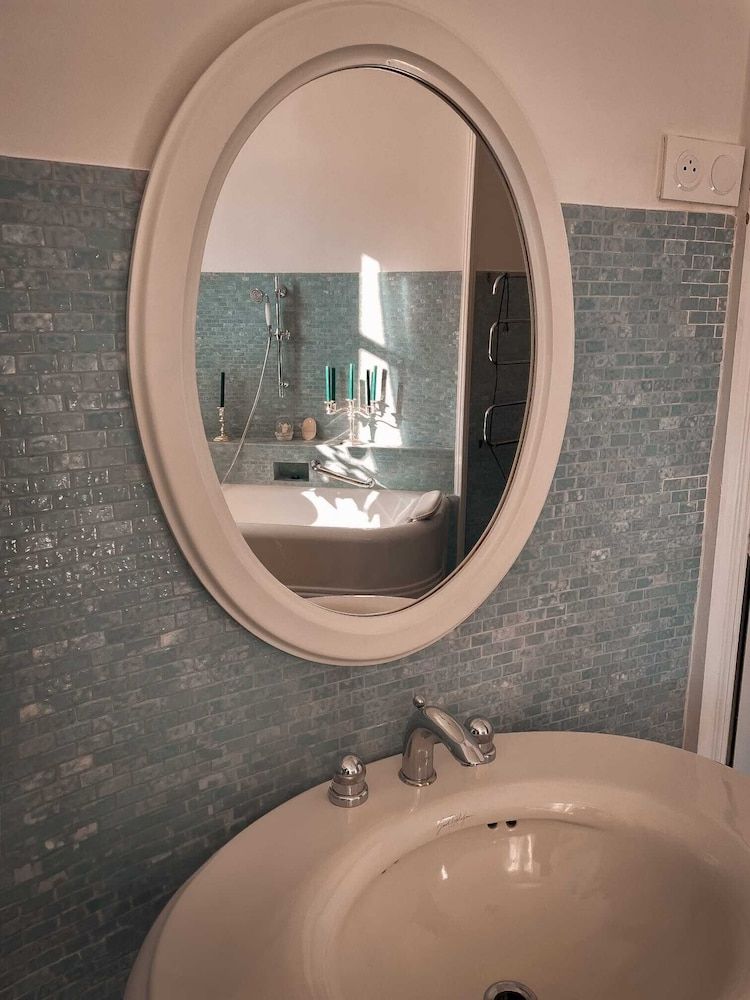 Château Maranne Deluxe Double Room, City View 2