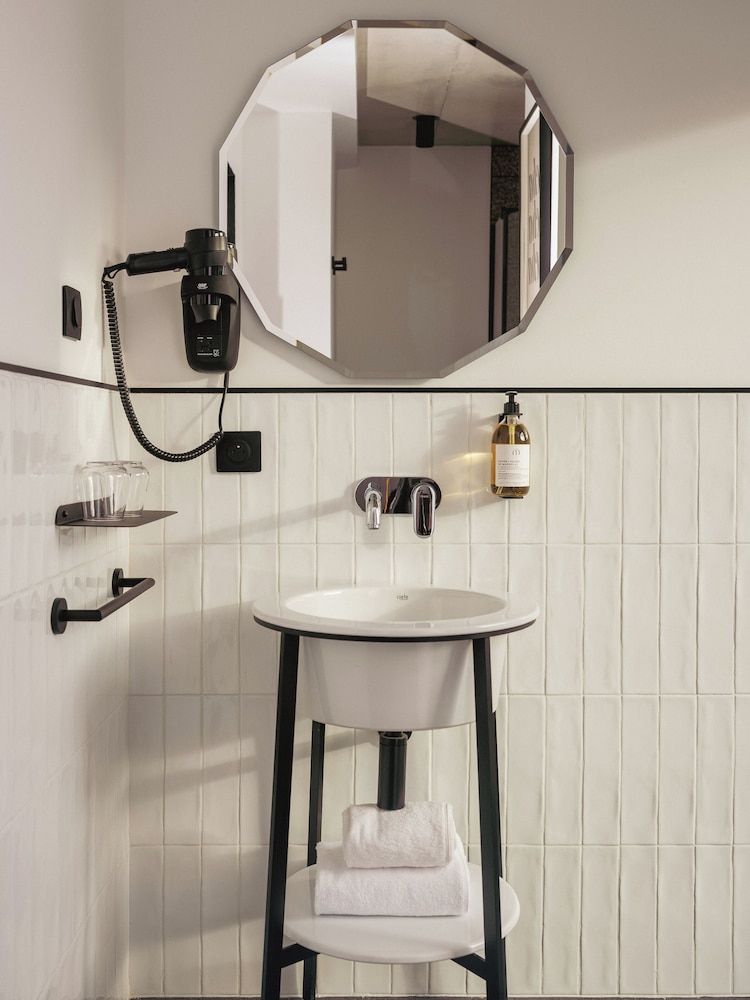 Chachacha Hôtel Comfort Triple Room 5