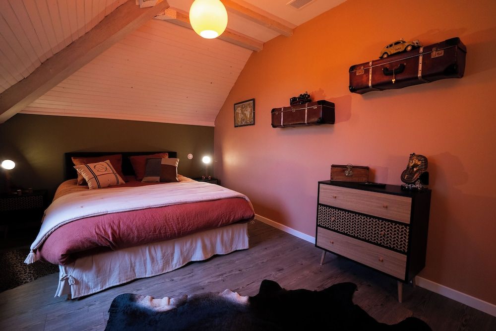 Superior Quadruple Room, 1 Queen Bed with Sofa bed, Non Smoking, Private Bathroom