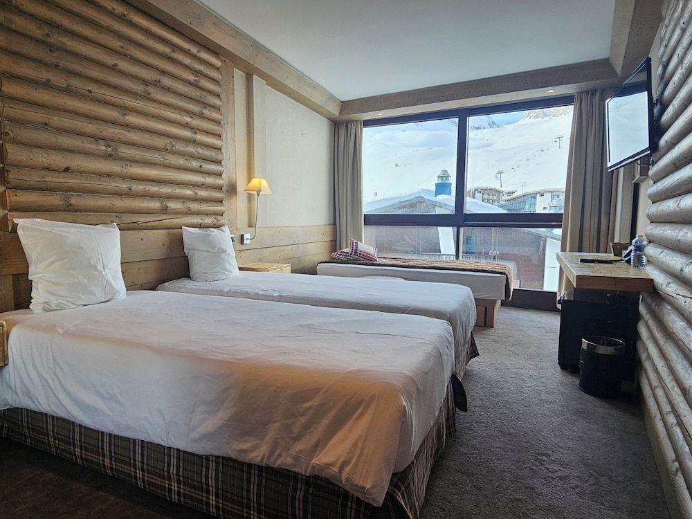 Superior Triple Room, Non Smoking, Mountain View
