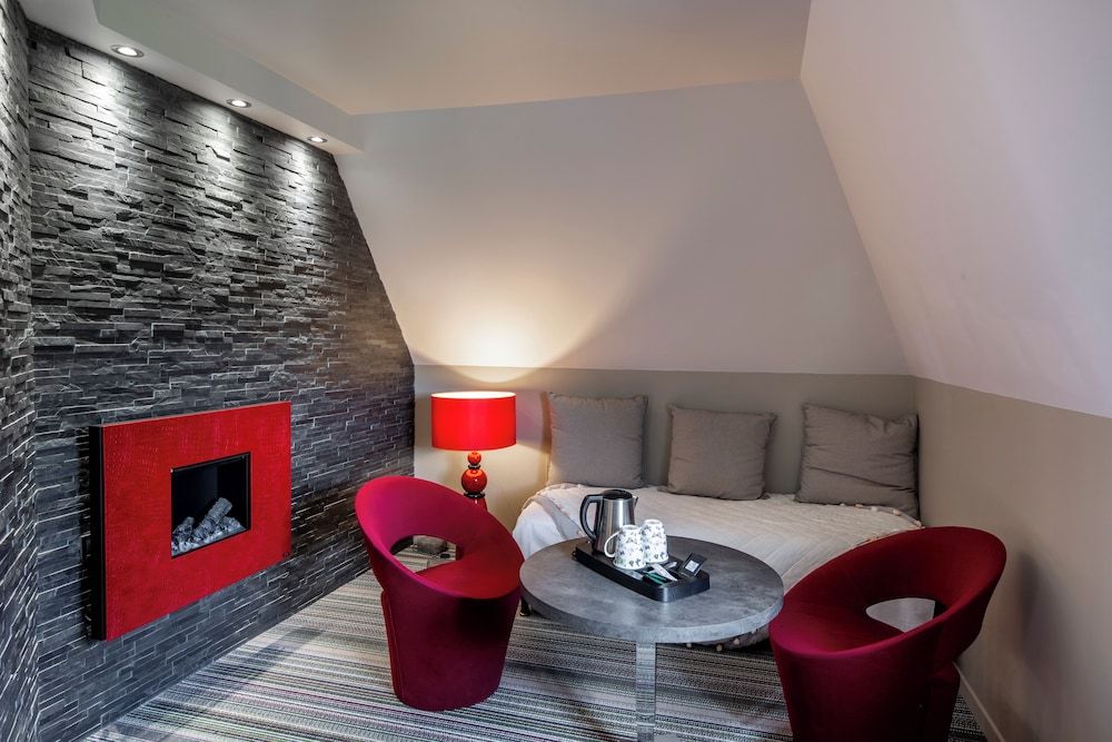 Le Baillage Deluxe Triple Room 7