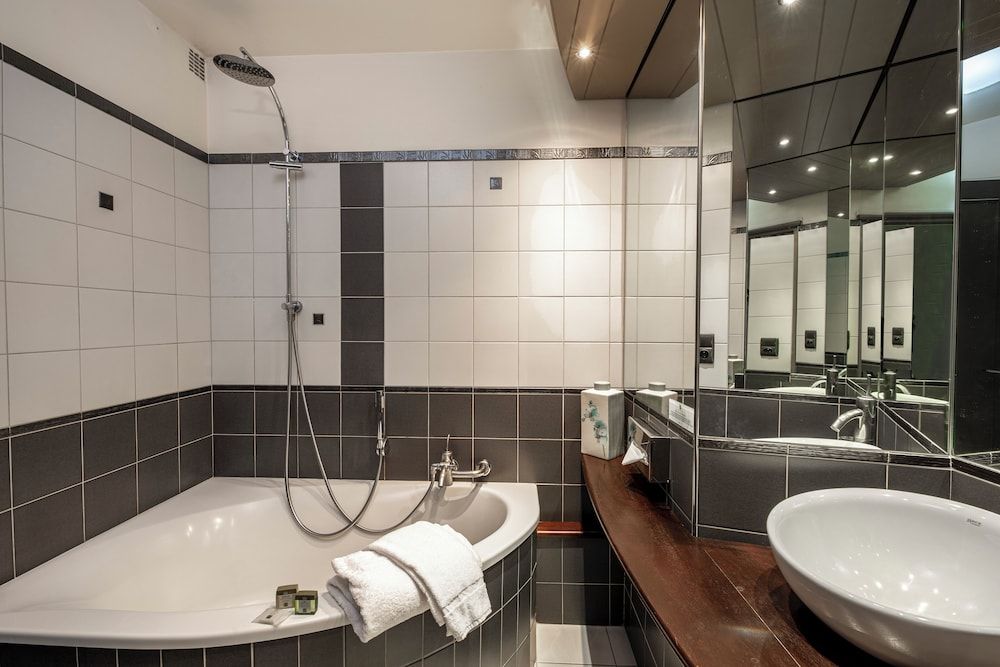 Le Baillage Comfort Double or Twin Room 10