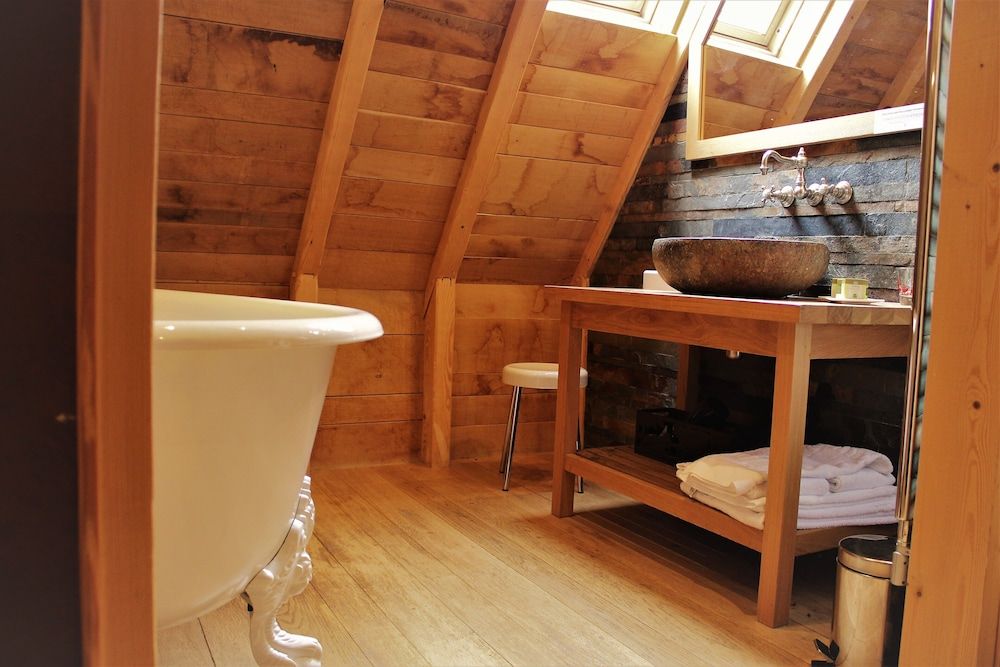 Le Baillage Deluxe Quadruple Room 3