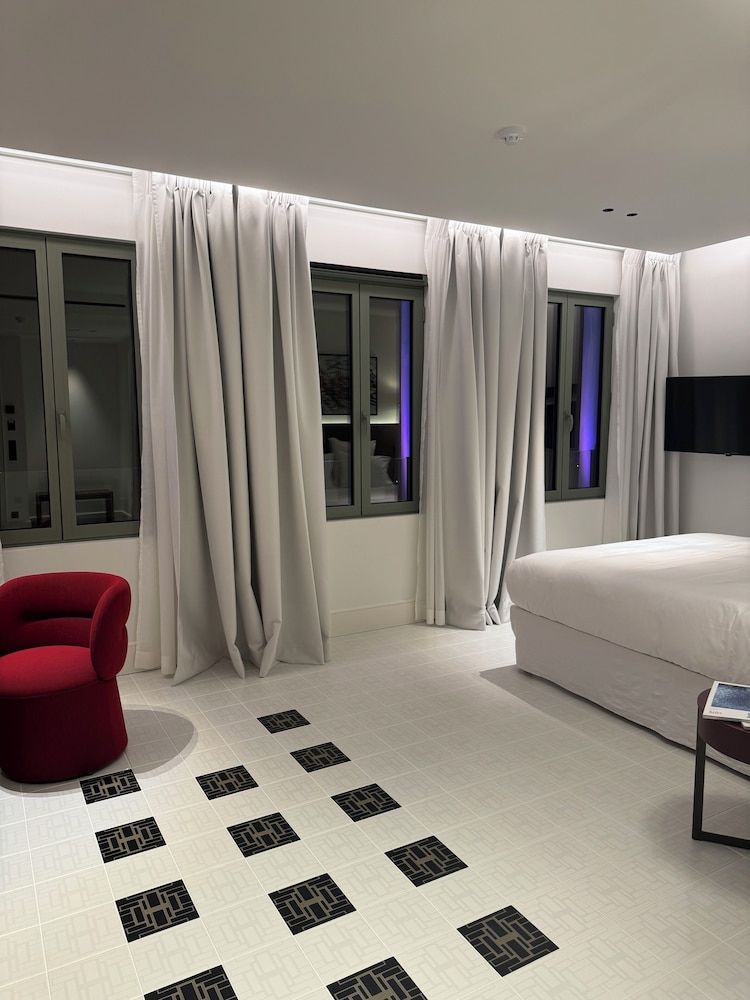 HOTEL LE CHATEAU ROSE Deluxe Double Room, Sea View 5