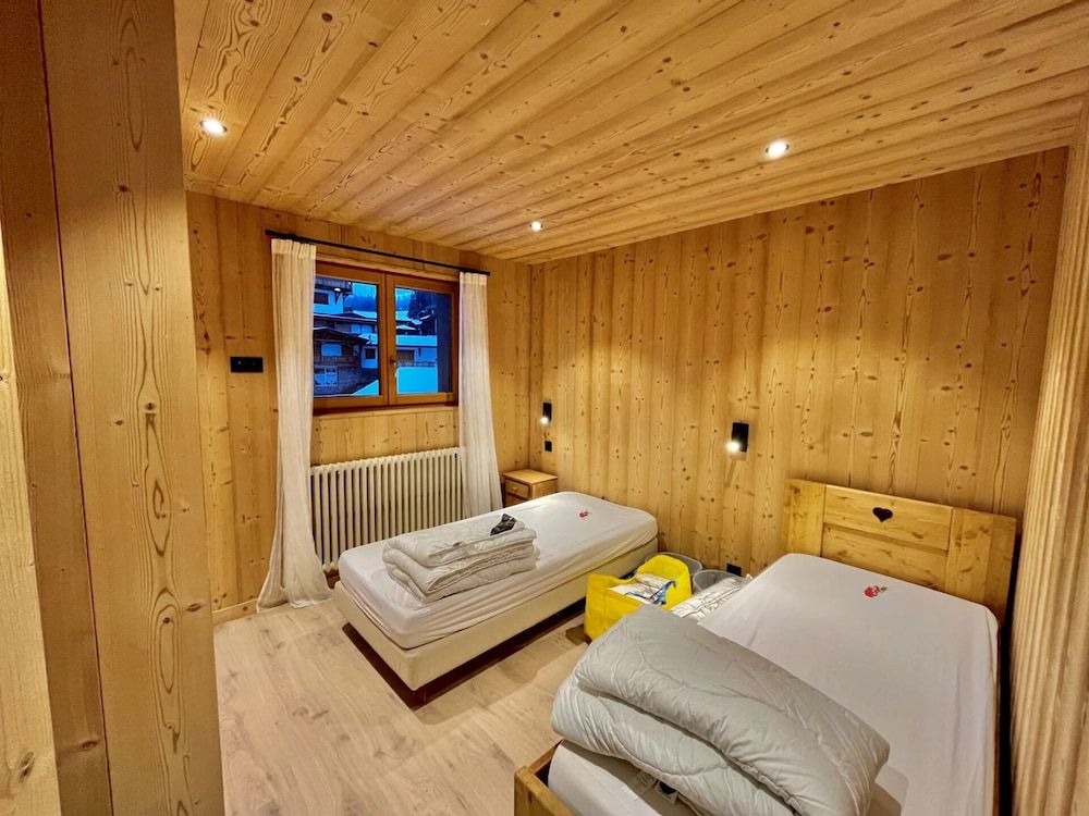 Apartment, 2 Bedrooms, Balcony, Mountain View