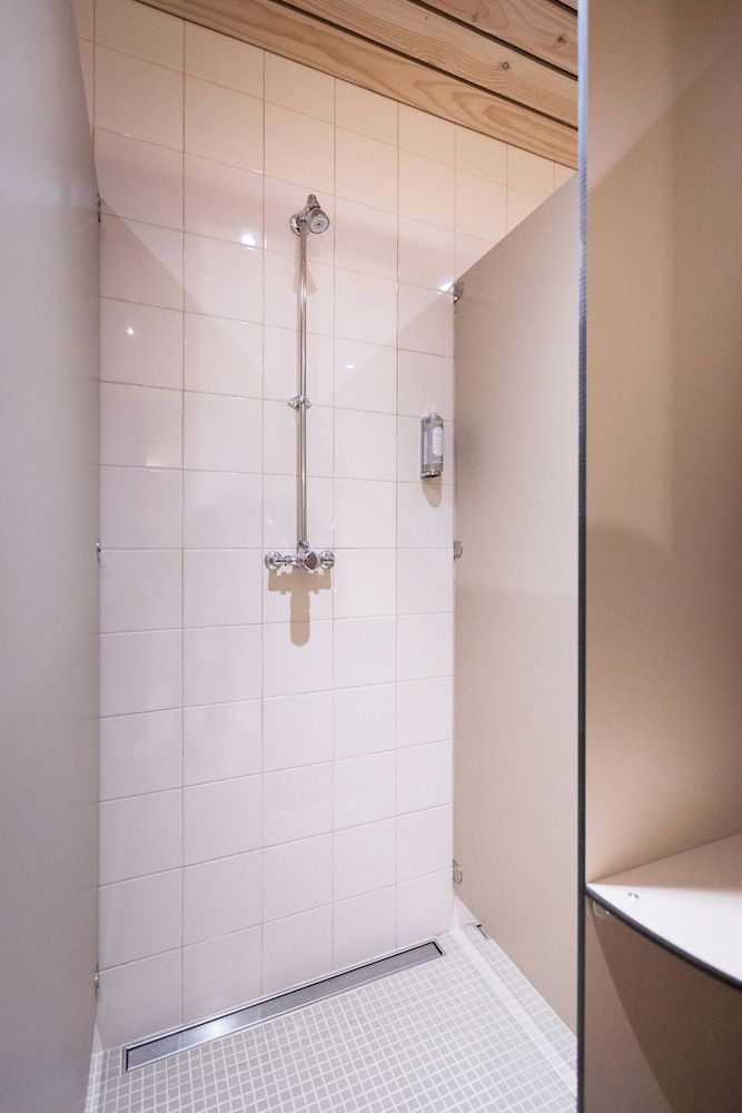 Auberge Le Bout du Parc Shared Dormitory, Women only 8