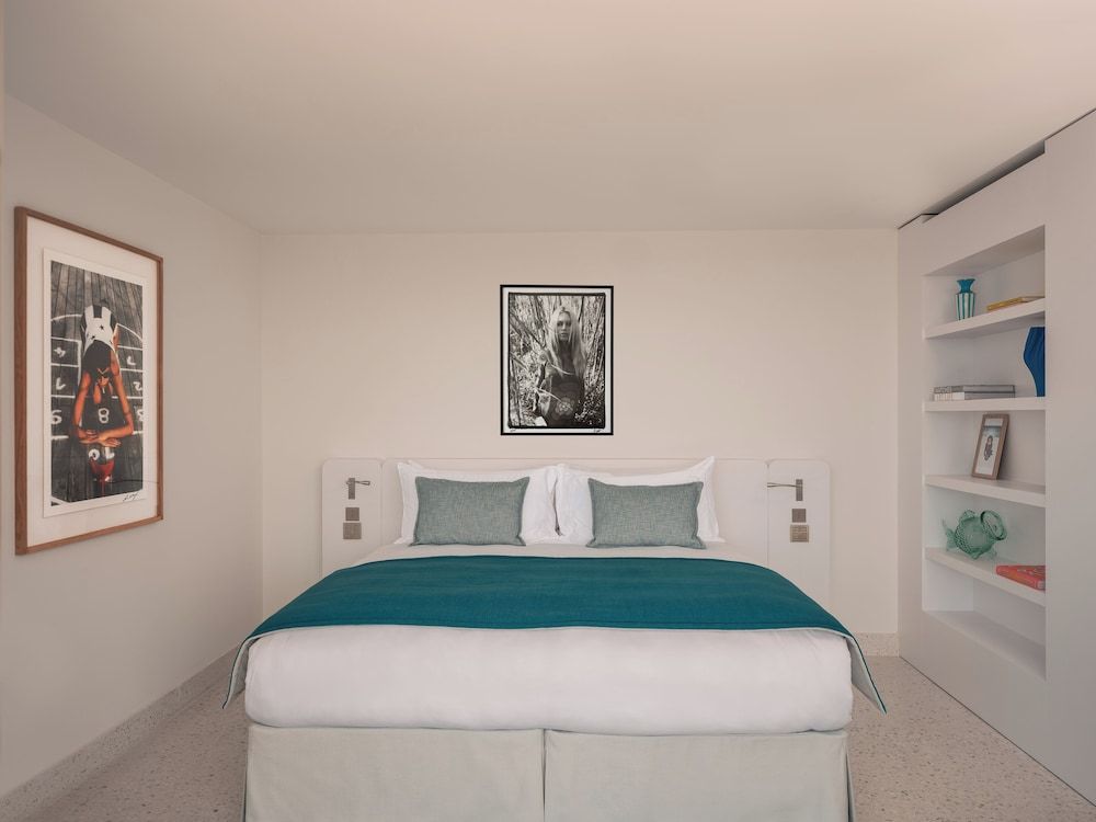 Prestige Suite, 1 king-size bed and 1 sofa bed, balcony, sea view