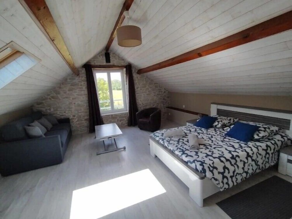 Deluxe Apartment, Garden View