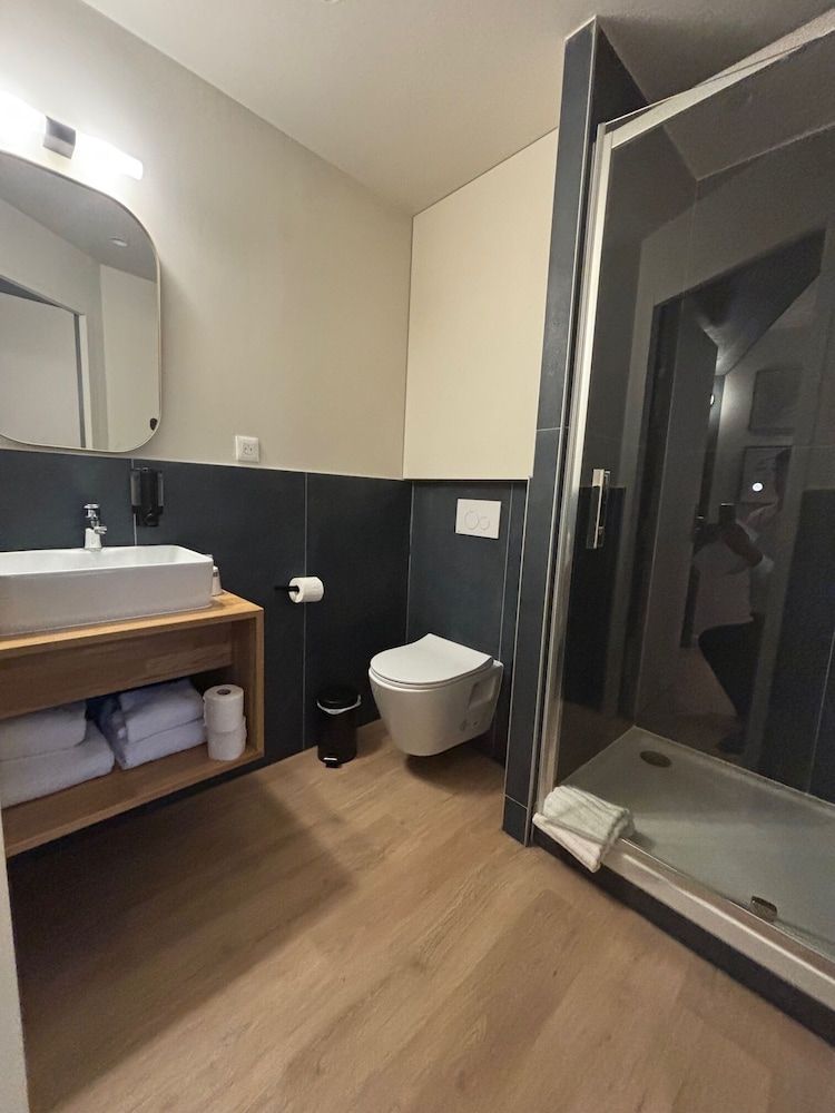 Hotel Hermine Vannes Port de Plaisance Comfort Double Room, Harbor View 20