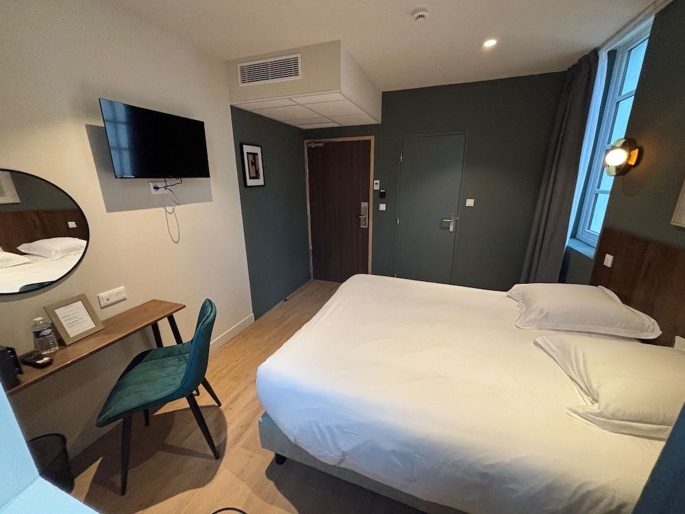 Hotel Hermine Vannes Port de Plaisance Comfort Double Room, City View 6