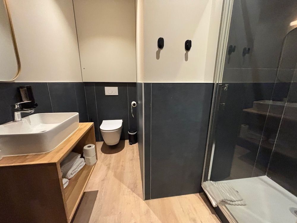 Hotel Hermine Vannes Port de Plaisance Comfort Double Room, City View 13