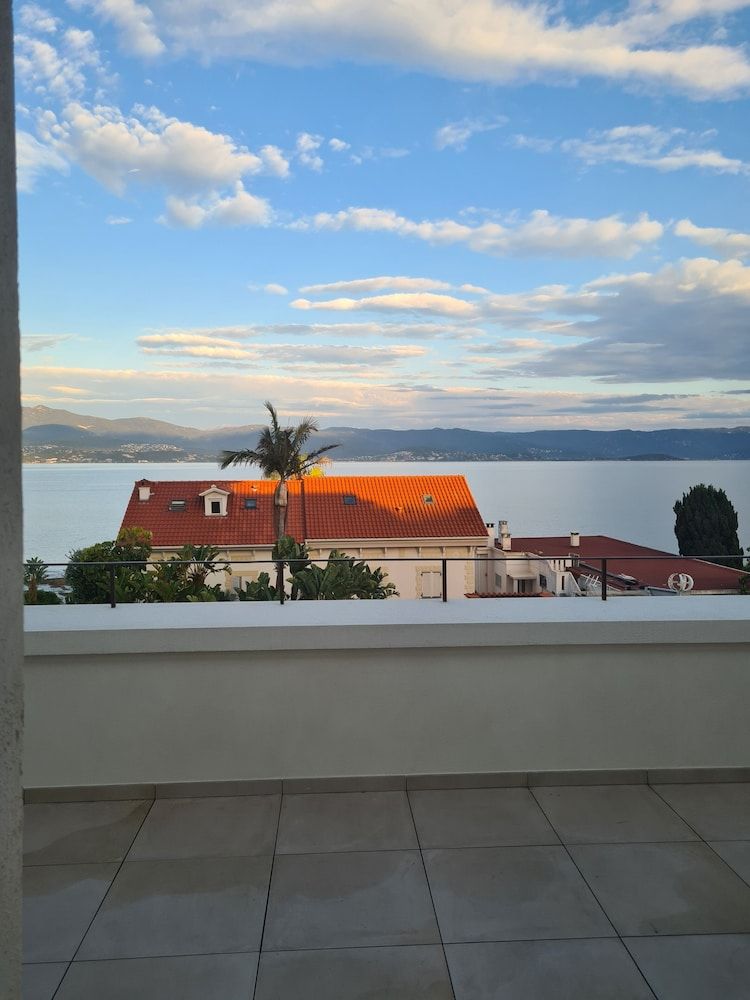 Hotel Villa Martini Deluxe Double Room, Sea View 4