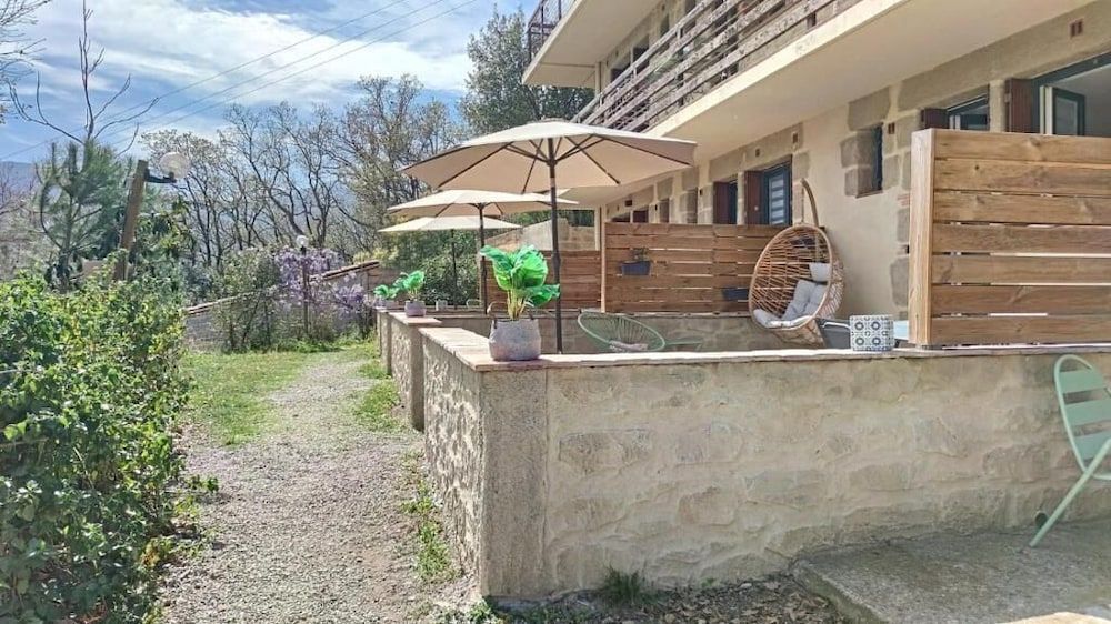 Studio, Patio, Mountain View