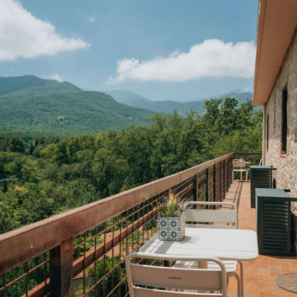 Classic Studio, Balcony, Mountain View