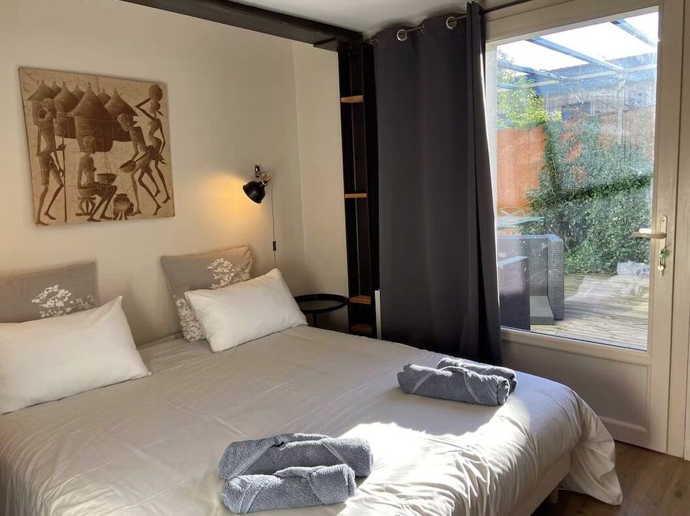 Deluxe Penthouse, 2 Bedrooms, Terrace, Pool View