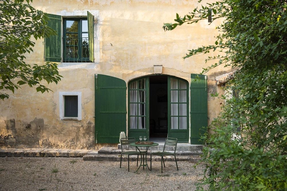 Comfort Apartment, Ensuite, Courtyard View