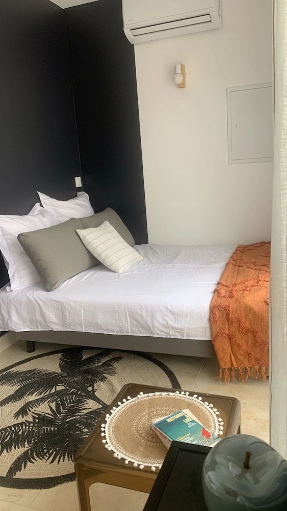 Basic Apartment, Mountain View