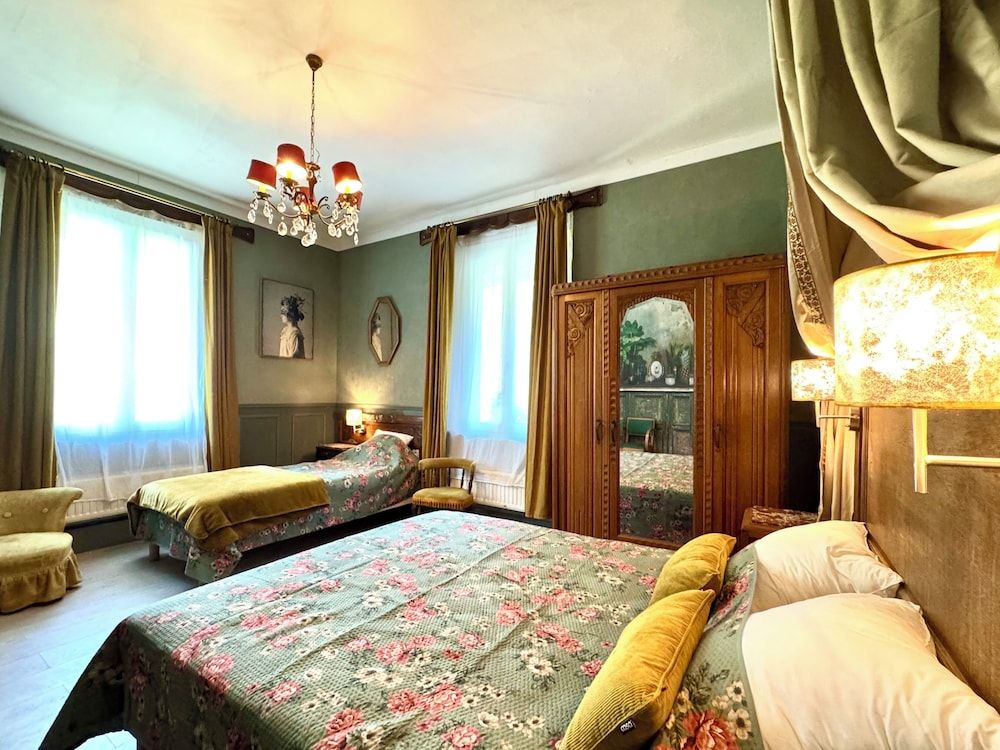 Relais des Anges Deluxe Triple Room 6