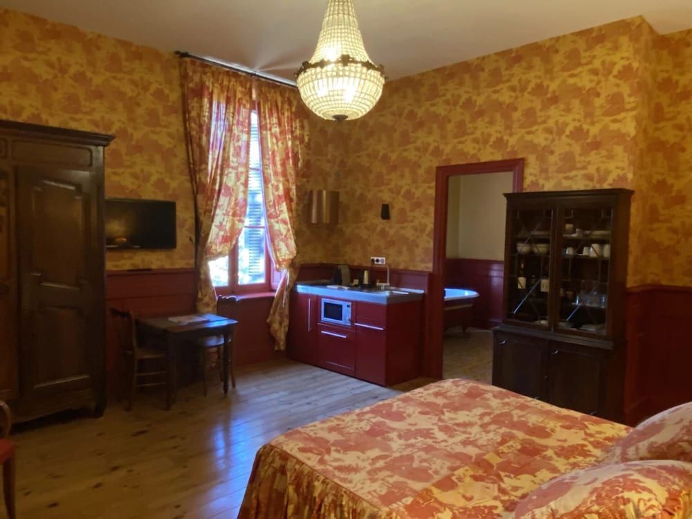 Demeure Saint Louis Basic Cottage, Pool View 3