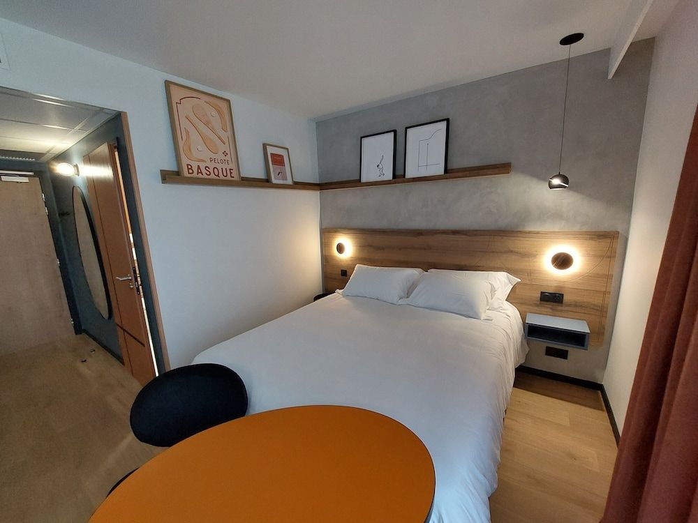 Family Room, Multiple Beds