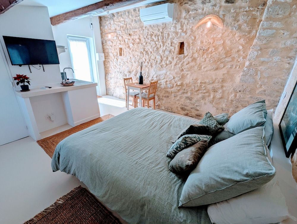 Superior Studio, Ensuite, Valley View