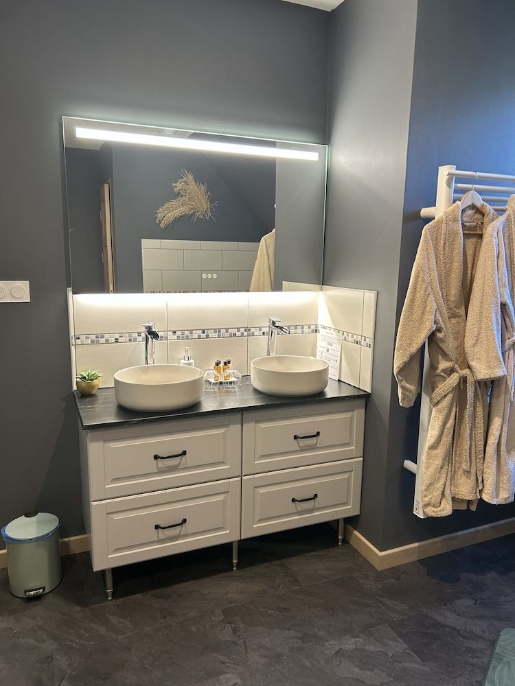 Domaine de Lithos Superior Double Room, Pool View (Chambre Champetre) 8