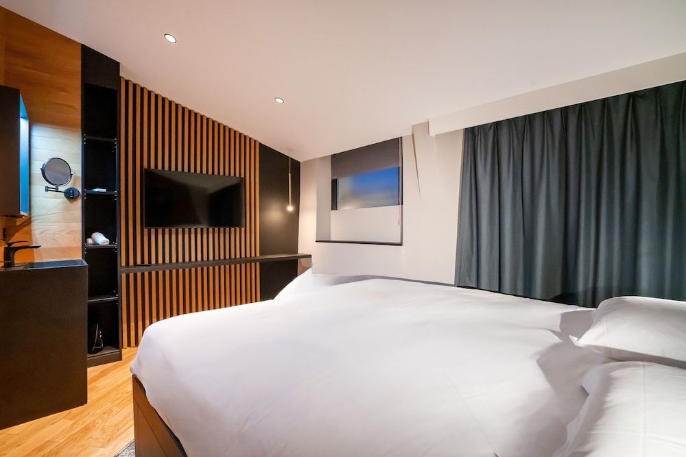 HOTEL by REBOUL - Boutique Hôtel Cassis Superior Double or Twin Room 8