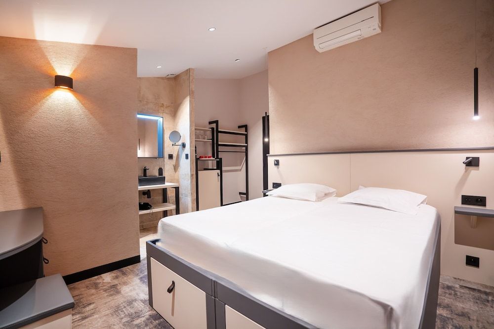 HOTEL by REBOUL - Boutique Hôtel Cassis Superior Double or Twin Room 4