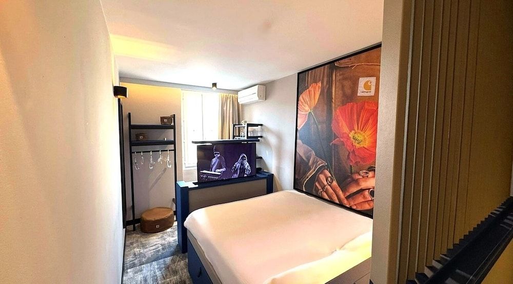 HOTEL by REBOUL - Boutique Hôtel Cassis Comfort Double Room, Courtyard View 2