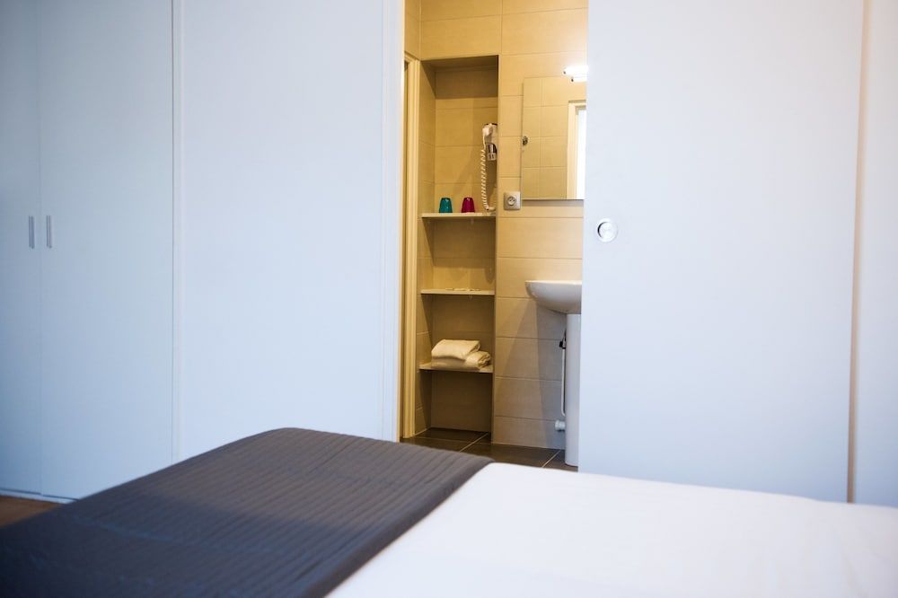 Hôtel le Stanislas Twin Room 3