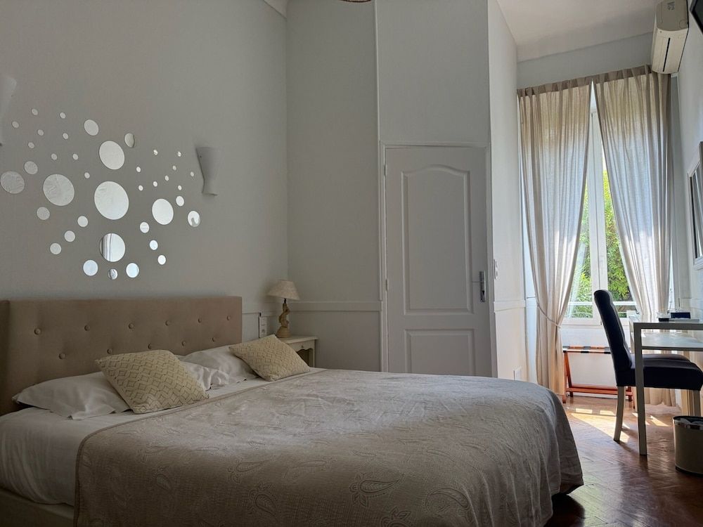 Nice Garden Hôtel Comfort Double Room, Garden View 3