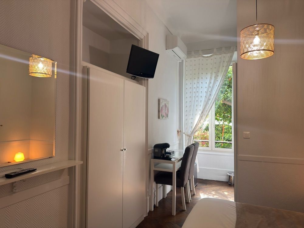 Nice Garden Hôtel Comfort Double Room, Garden View 11