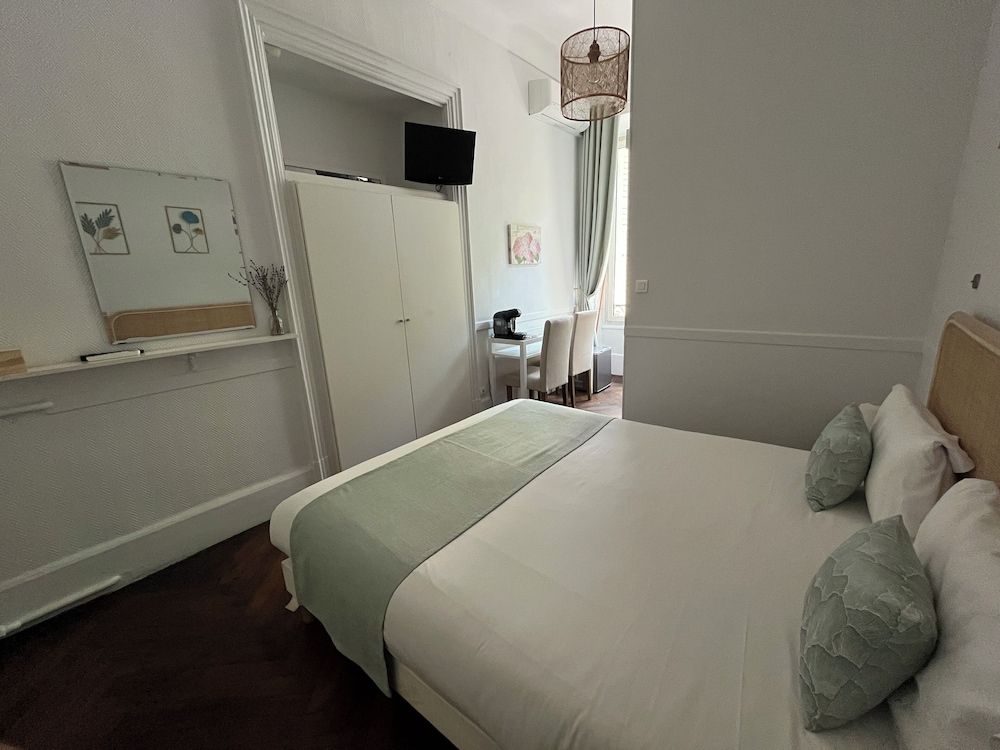 Nice Garden Hôtel Comfort Double Room, Garden View 4