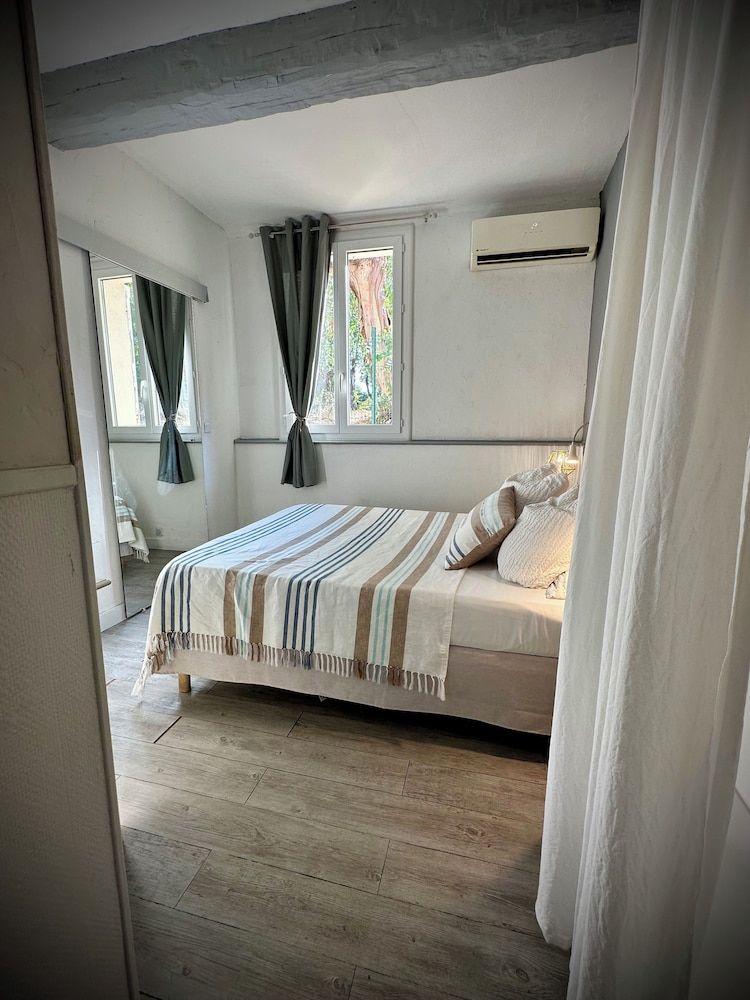 Classic Room, Garden View