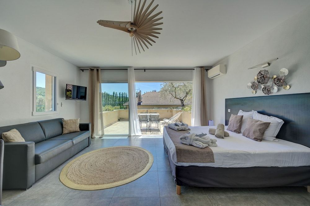 Le Clos Saint-Michel & Spa Family Suite