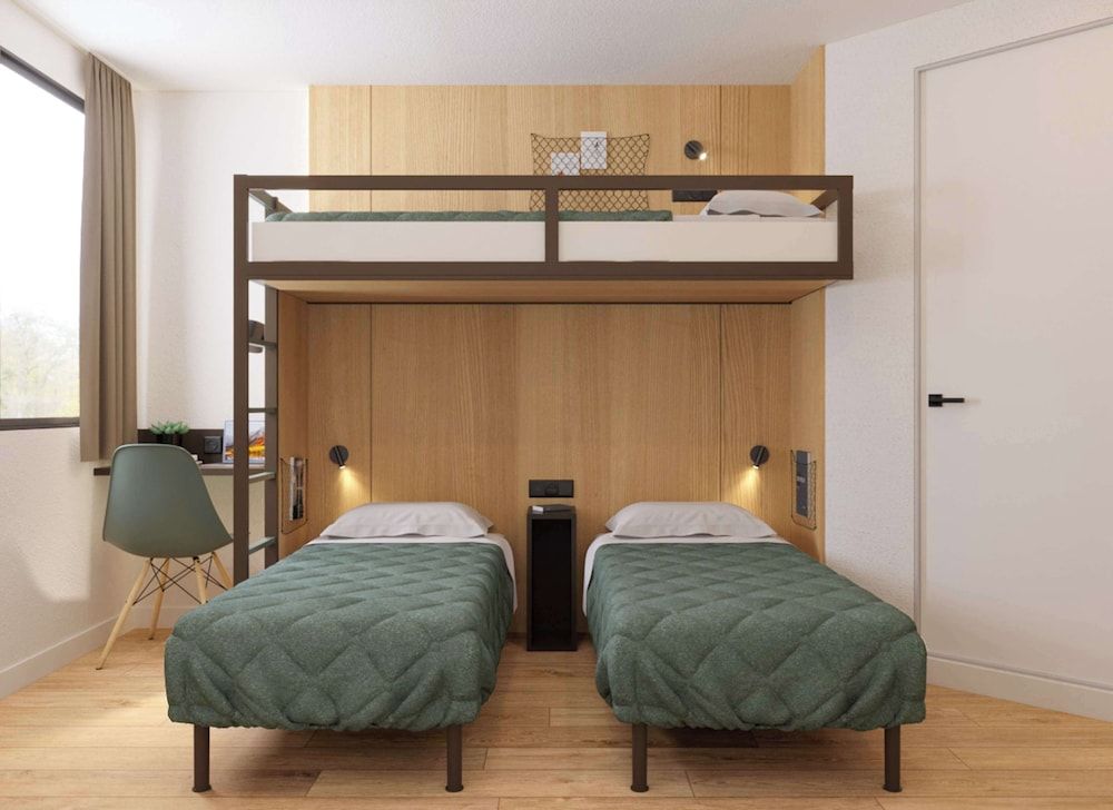 Room, Multiple Beds