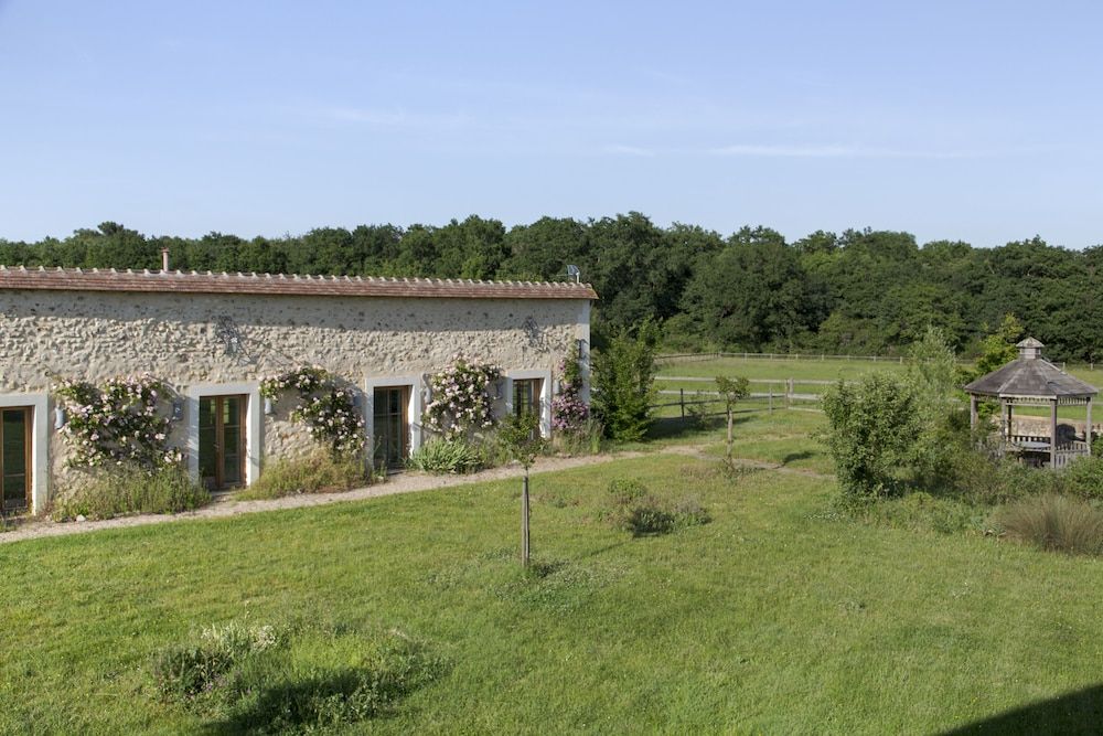 Honeymoon House, 1 King Bed, Fireplace, Park View
