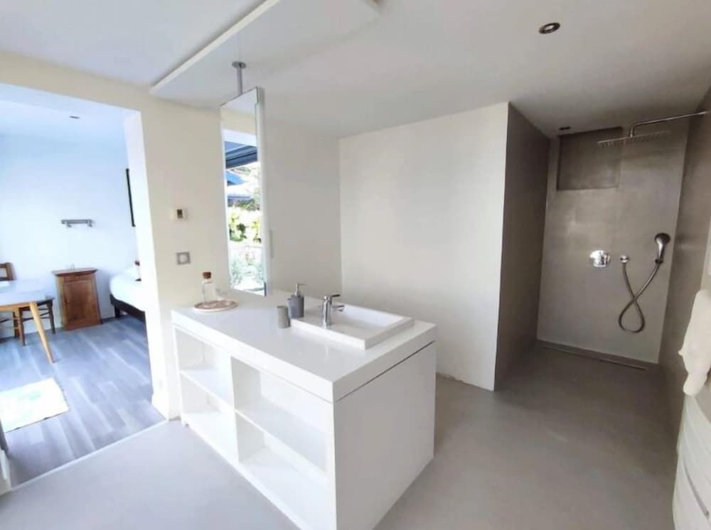 Les Digues Vauban Basic Room, Patio, Sea View 6