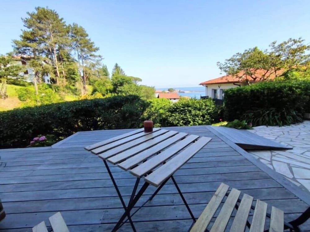 Les Digues Vauban Basic Room, Patio, Sea View 4