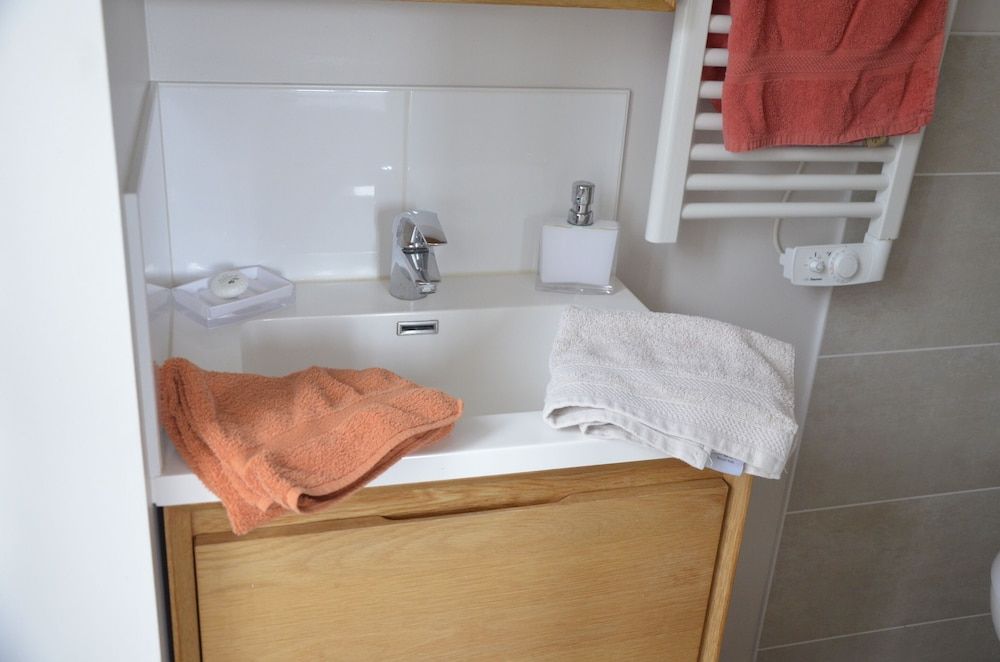 Premium Double Room, Accessible, Private Bathroom (Chambre Taupe)