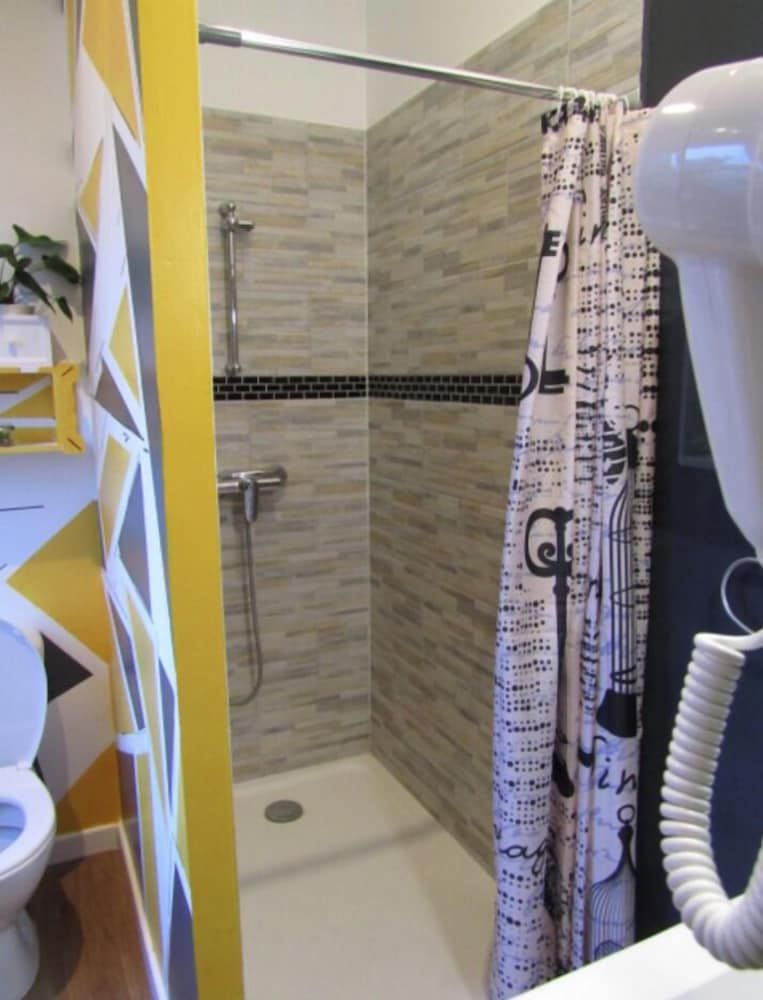 Au Nid Du Thil Economy Room 2