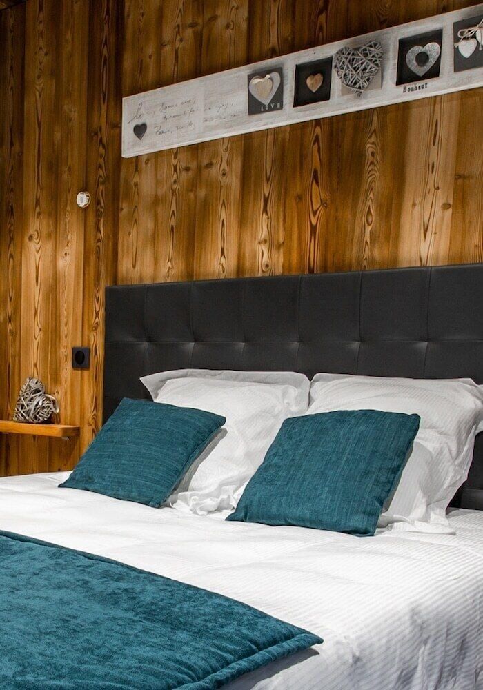 Standard Double Room, Patio, Mountain View