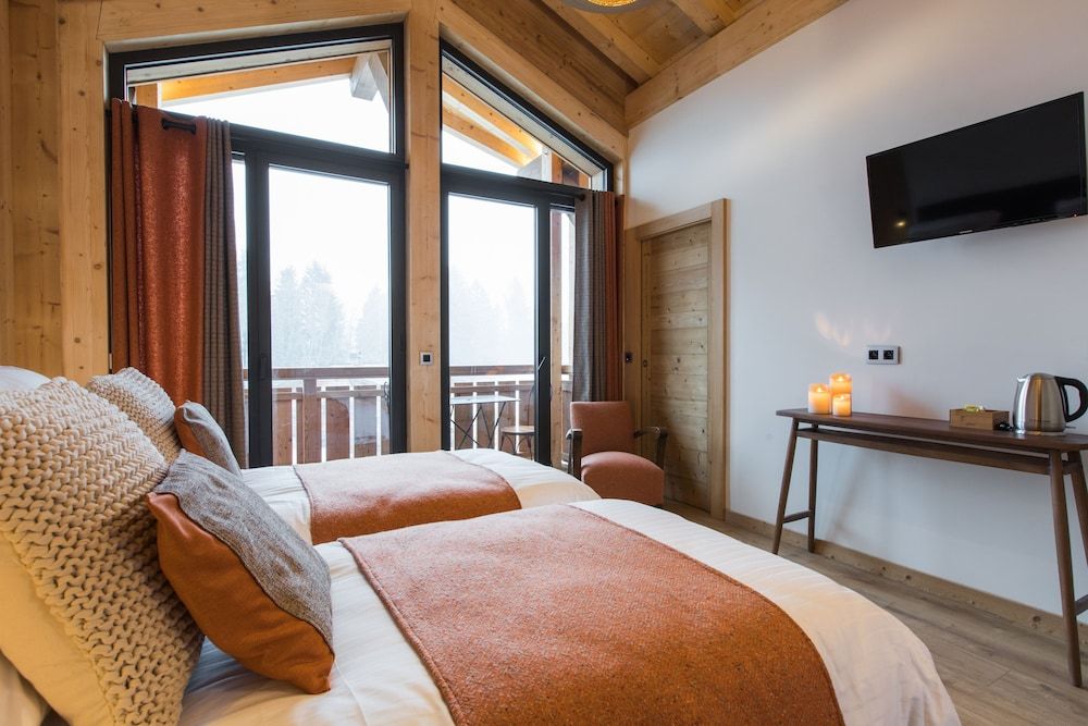 Superior Double Room, Ensuite, Mountain View (Ressachaux)