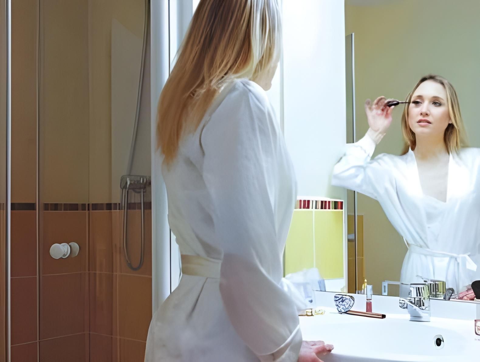 Ace Hôtel Roanne-Mably Quadruple Room (1 double bed, 1 single bed, 1 child bed (70/63 in))