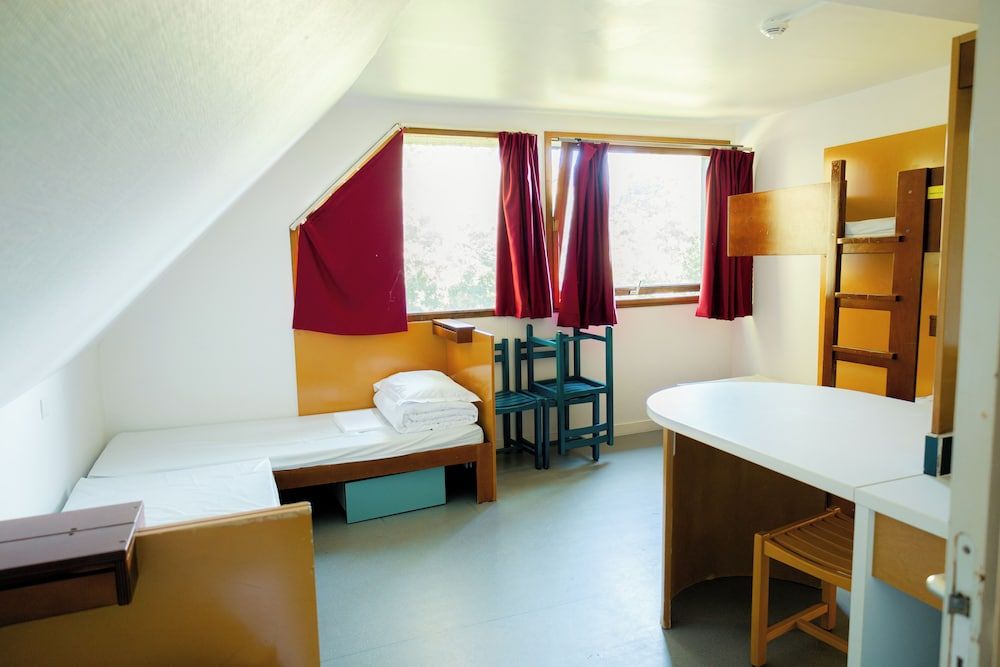 Bed in 5-Bed Male Dormitory with Ensuite Shower - Shared Toilets