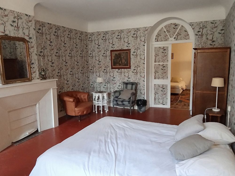 Mas Palegry Traditional Suite 2