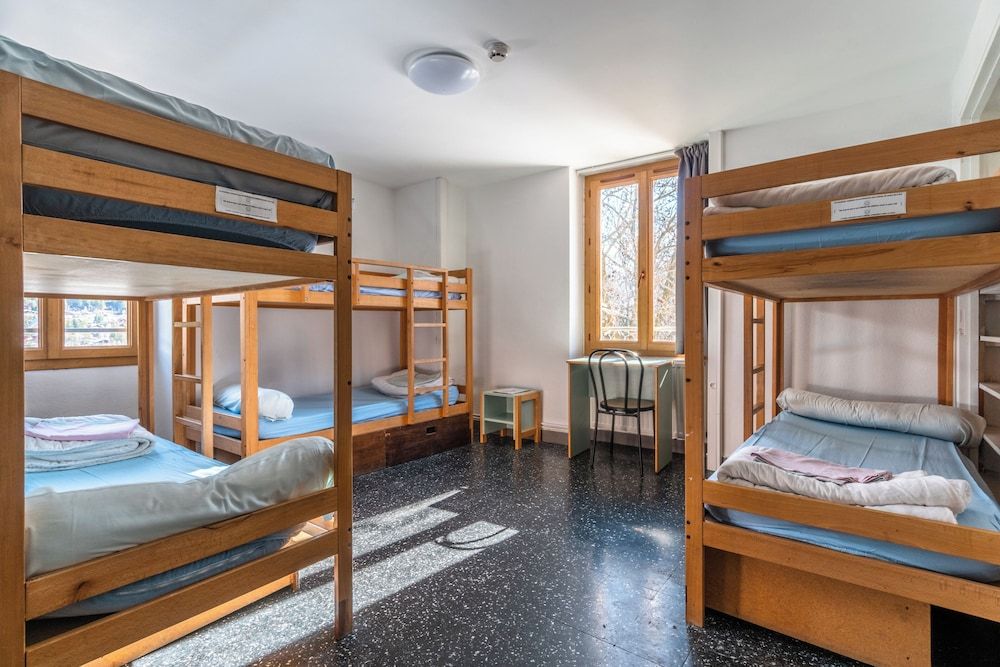 Bed in 6-Bed Female Dormitory with Ensuite Bathroom