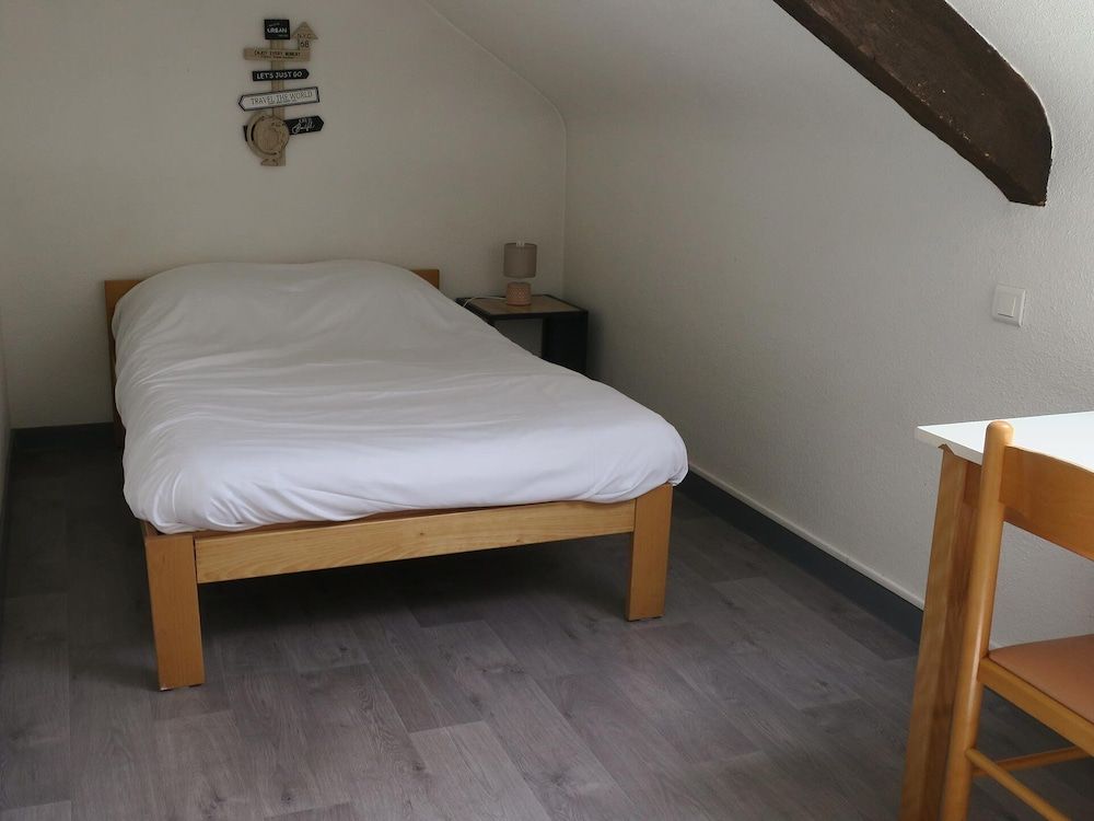 Single Room with Shared Bathroom